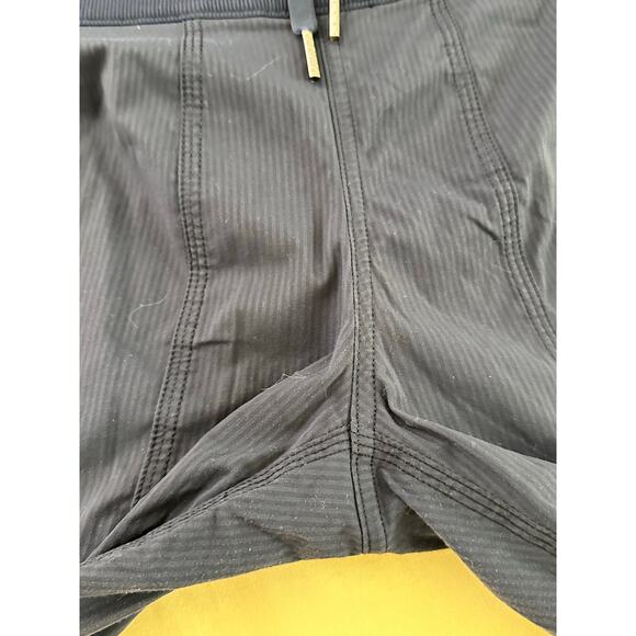 Lululemon dance studio cropped  capris - Picture 3 of 4